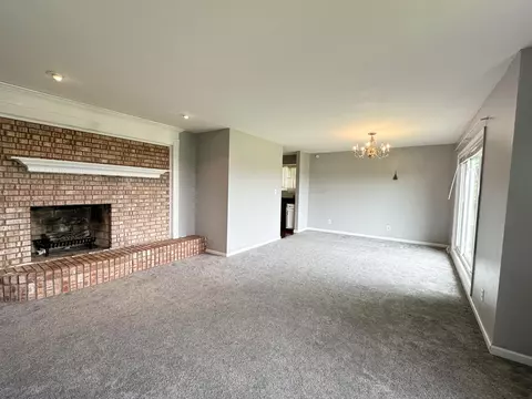 Living - 100 Mockingbird Hill Ln, Corbin, KY 40701 photo 4 of 5