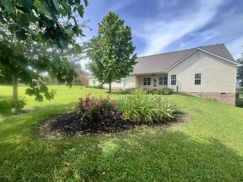 131 Betsy Ross Ln, Danville, KY 40422