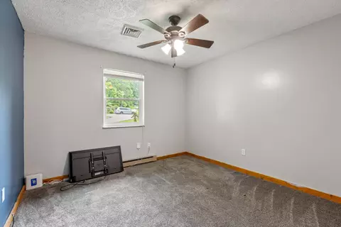 Bedroom - 15 Conlee Ln, Stanton, KY 40380 photo 1 of 6