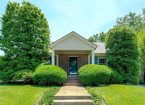 320 Queensway Dr, Lexington, KY 40502