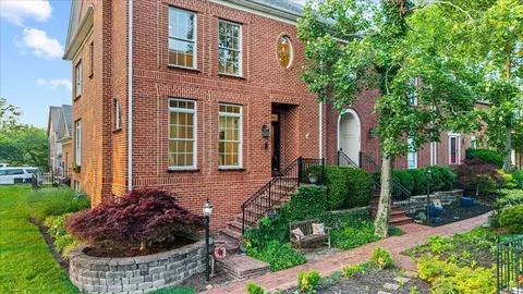 228 Chippendale Cir, Lexington, KY 40517