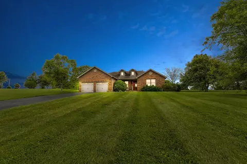 105 Crystal Spring Dr, Mount Sterling, KY 40353