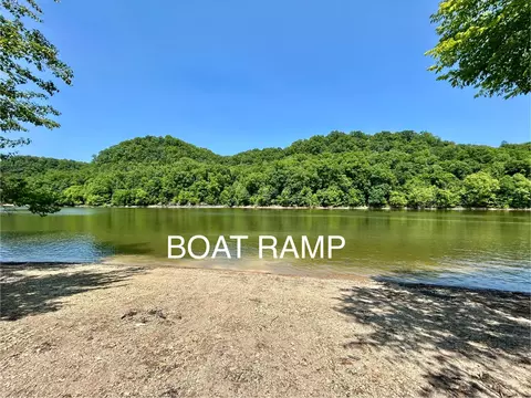 46 Point Dr, Nancy, KY 42544 photo 3