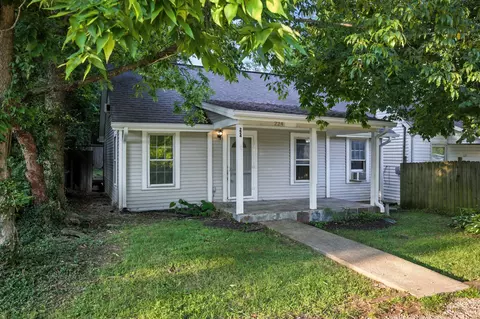 224 E Higgins St, Midway, KY 40347