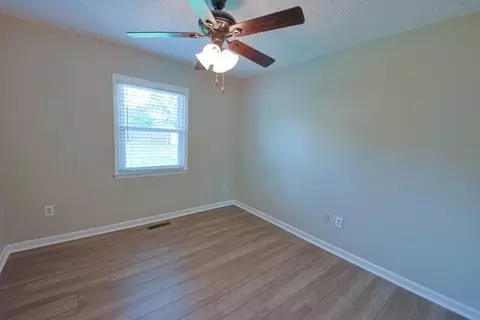 Bedroom - 9 Apache Trl, Winchester, KY 40391 photo 5 of 6