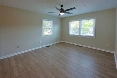 Living - 9 Apache Trl, Winchester, KY 40391 photo 1 of 5