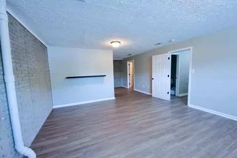 Living - 9 Apache Trl, Winchester, KY 40391 photo 5 of 5