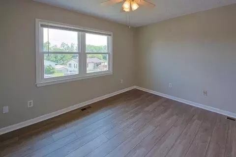 Bedroom - 9 Apache Trl, Winchester, KY 40391 photo 3 of 6
