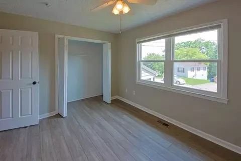 Bedroom - 9 Apache Trl, Winchester, KY 40391 photo 4 of 6