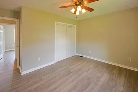 Bedroom - 9 Apache Trl, Winchester, KY 40391 photo 2 of 6