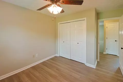 Bedroom - 9 Apache Trl, Winchester, KY 40391 photo 6 of 6