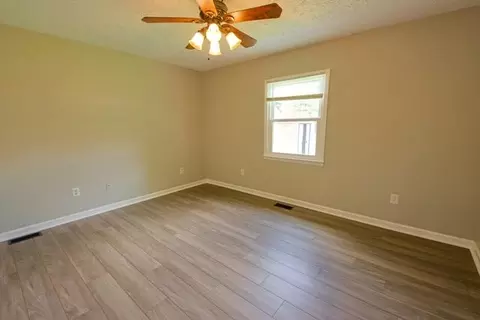Bedroom - 9 Apache Trl, Winchester, KY 40391 photo 1 of 6