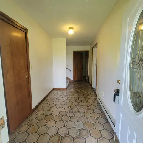 Entry Way - 4670 Ccc Trl, Morehead, KY 40351 photo 3 of 11