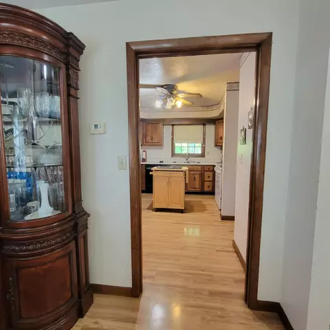 Entry Way - 4670 Ccc Trl, Morehead, KY 40351 photo 7 of 11