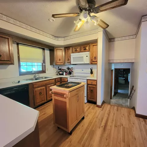 Kitchen - 4670 Ccc Trl, Morehead, KY 40351 photo 2 of 2