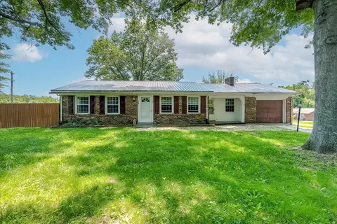 16 Meadowbrook Dr, Frankfort, KY 40601
