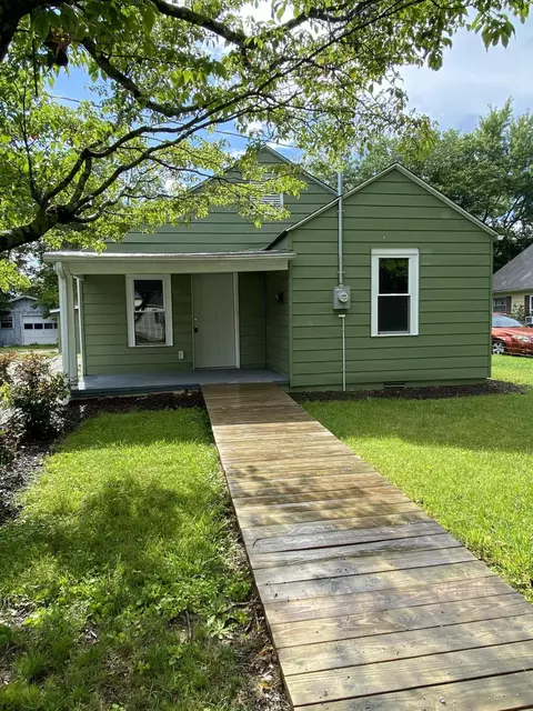 618 N College St, Somerset, KY 42503