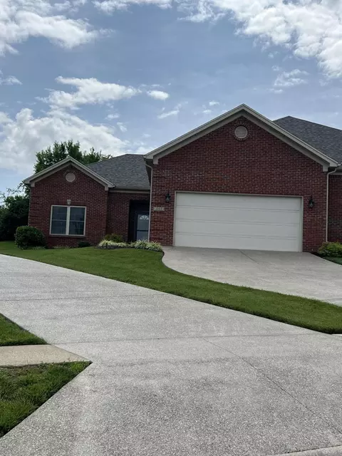 1002 Berry Hill Dr, Frankfort, KY 40601