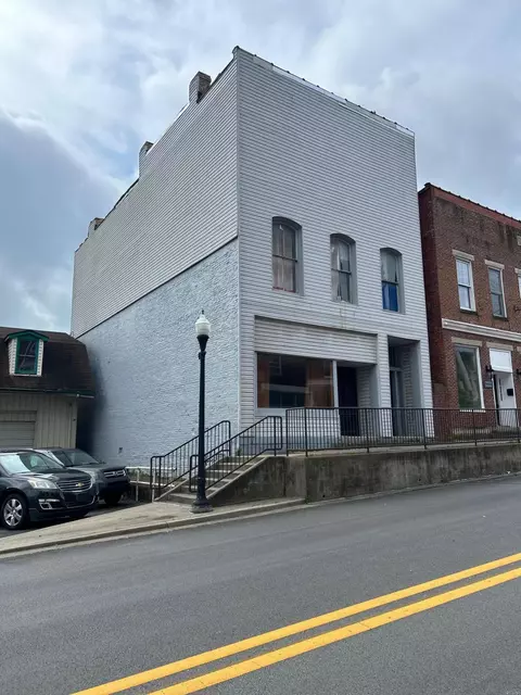 210 Main St, Paris, KY 40361