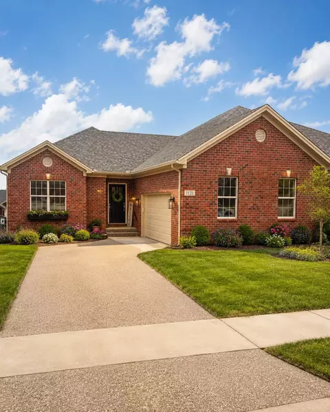 1121 Leawood Dr, Frankfort, KY 40601