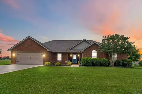 468 Whisper Woods Dr, Somerset, KY 42503