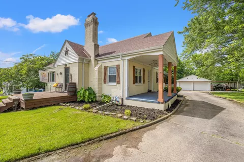 679 Mooreland Ave, Harrodsburg, KY 40330