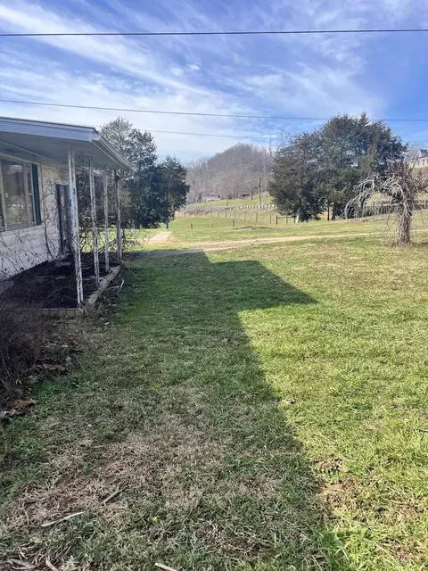 31 Ky-702, Sandy Hook, KY 41171 photo 2