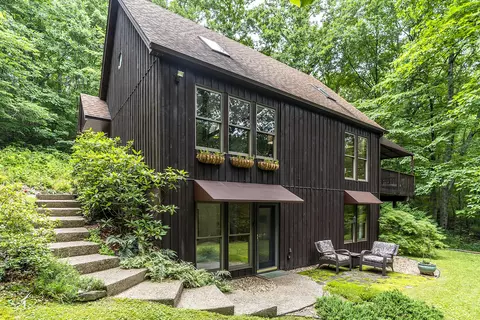 224 Pine Valley Rd, Berea, KY 40403
