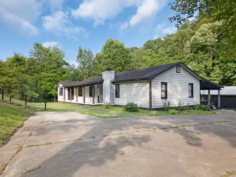 627 Little Paint Crk, Prestonsburg, KY 41653