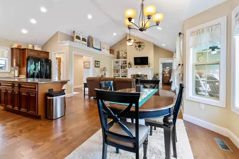 Dining - 267 Warman Ln, Burnside, KY 42519 photo 3 of 3
