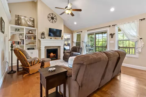 Living - 267 Warman Ln, Burnside, KY 42519 photo 1 of 2