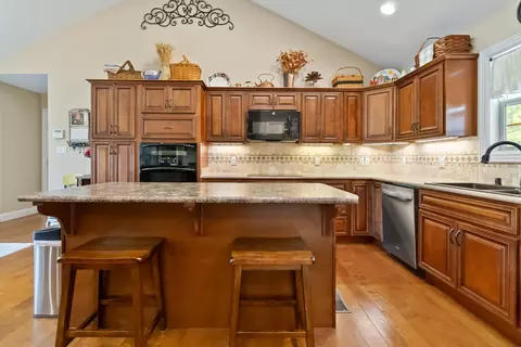 Kitchen - 267 Warman Ln, Burnside, KY 42519 photo 4 of 5