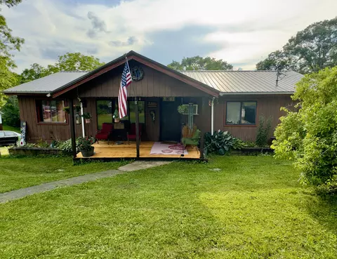 135 Mt Hope Rd, Morehead, KY 40351