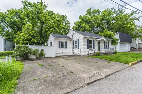 304 Wellington Ct, Richmond, KY 40475