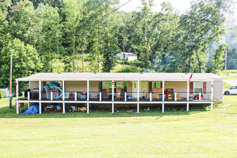610 Freeman Branch Rd, East Bernstadt, KY 40729