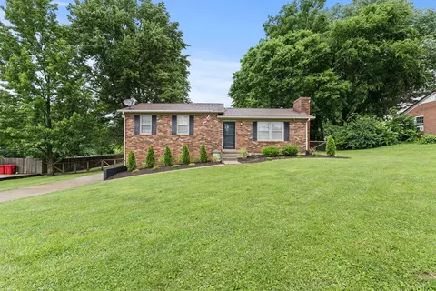 30 Bell Ln, Frankfort, KY 40601