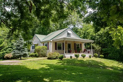 2000 Bald Knob Rd, Frankfort, KY 40601