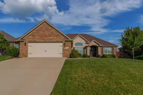 125 Prestwick Dr, Georgetown, KY 40324