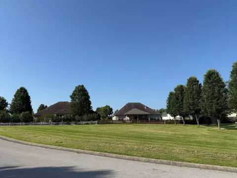 4047 Greentree Rd, Versailles, KY 40383