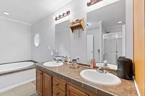Bath - 289 Oldson Rd, Paris, KY 40361 photo 1 of 6