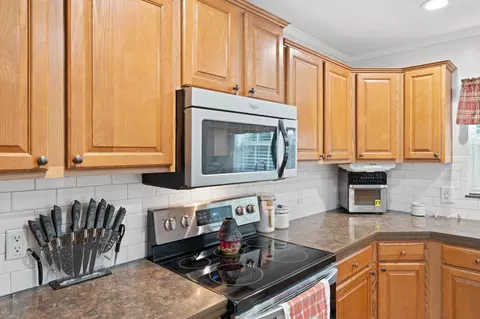 Kitchen - 289 Oldson Rd, Paris, KY 40361 photo 6 of 8