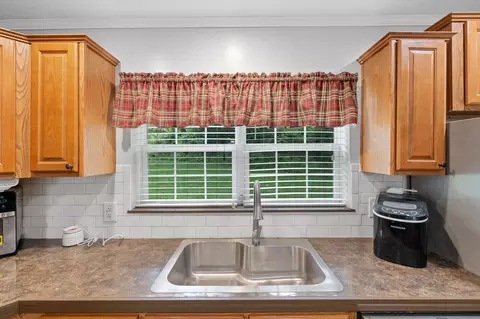 Kitchen - 289 Oldson Rd, Paris, KY 40361 photo 7 of 8