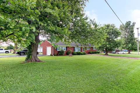 904 Nokomis St, Danville, KY 40422
