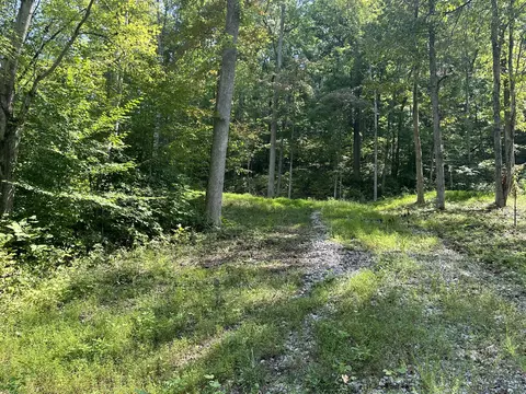 69 Yellowstone Dr, East Bernstadt, KY 40729