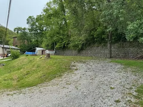 703 Ashless Street St, Hazard, KY 41701