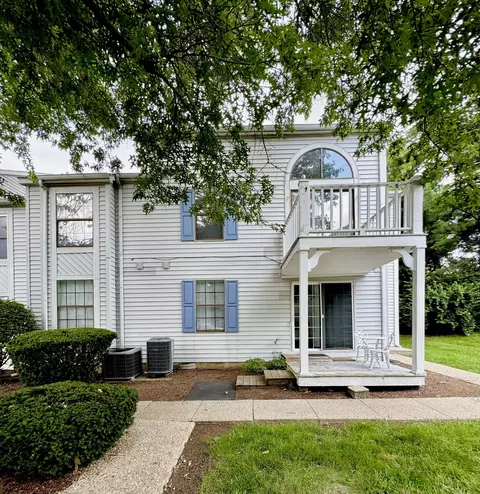 404 Bainbridge Ct, Lexington, KY 40509