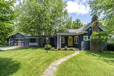 321 Center St, Berea, KY 40403