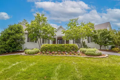 649 Lakeshore Dr, Lexington, KY 40502