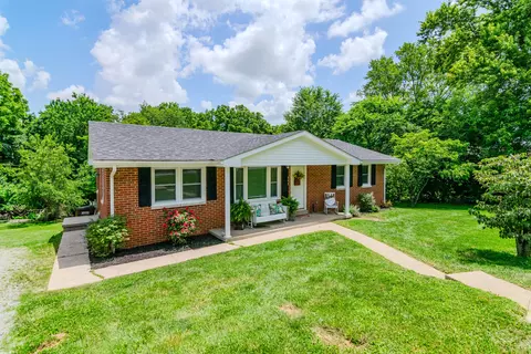 343 Meadow Ln, Flemingsburg, KY 41041