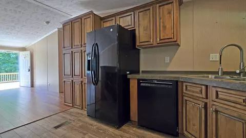 693 Windy Hill Rd, Campton, KY 41301 photo 9